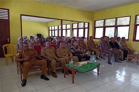 Many sources can be in foreign language and it is so hard to understand them. Umasugi: Pancasila Jati Diri Bangsa - Siwalima