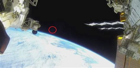 Ufo Sightings 2016 Nasa Cuts Iss Live Feed When Bright Object Moved
