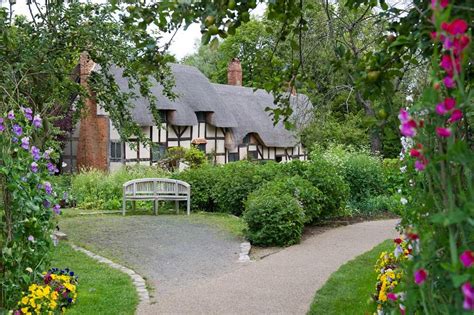 Visitbritain 🇬🇧 On Twitter English Cottage Garden Cottage Garden