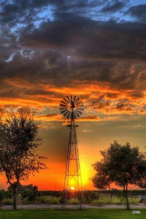 Windmill In The Sunset Farm Windmill Windmill Water Barn Pictures