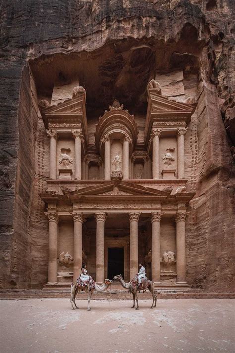 We are artists and trusted business partners obsessed with unique, visual storytelling and capturing unconventional beauty. Photographer in Jordan - Elopement Petra Amman Wadi Rum: Jordan Photographer Price