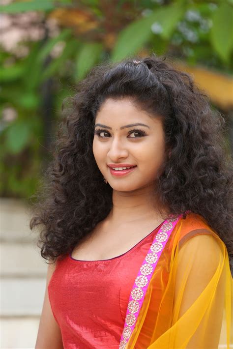 vishnu priya latest gorgeous looking stills hd latest tamil actress