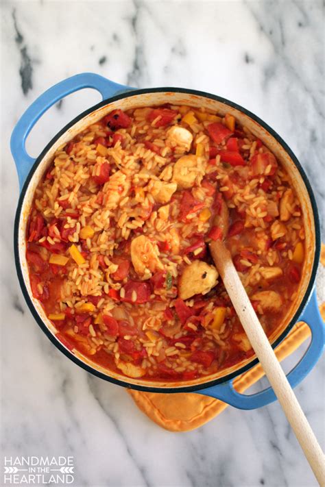 I have eaten this dish so many times and it was time to update this recipe that i published six years ago. Arroz Con Pollo * One Pot Chicken & Rice | Food recipes, Arroz con pollo, Mexican food recipes