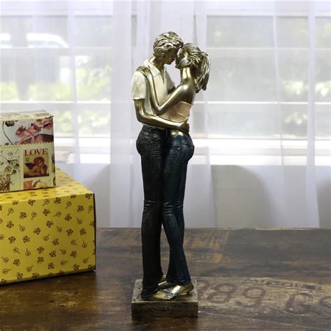 Campus Kissing Lovers Figurine Handmade Resin Honey Couple Statue Decor