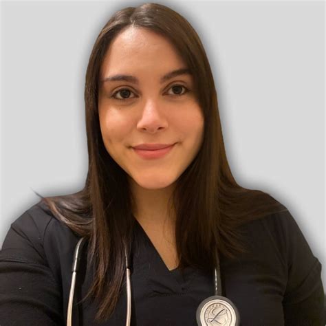 Lucia Acosta Veterinary Technician Petvet Care Centers Linkedin