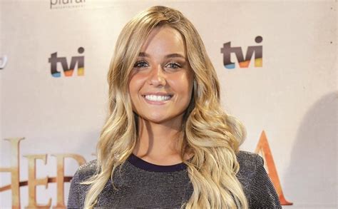 For her portrayal, socha won a bafta. Kelly Bailey vestiu-se de noiva e Lourenço Ortigão fez-lhe ...