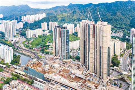 【本周樓市焦點】鐵路盤浪接浪 柏傲莊iii集天時、地利、人和於一身？ 【地產站weekly talk】鐵路盤浪接浪 柏傲莊iii集天時、地利、人和於一身？ 柏傲莊II收1.7萬票 超購48倍 - 東方日報