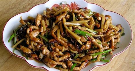 To celebrate my two daughters' heritage, we occasionally make chinese food, especially around traditional holidays like the lunar new year. Traditional Chinese Recipes: Yu Xiang Zhu Rou Si (Fish ...