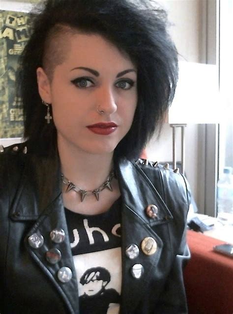 Goth Punk Emo Punk Style In 2019 Goth Hair Punk Fashion Goth Women