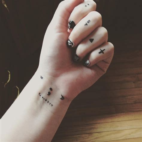 Best Tattoos For Girl In Hand