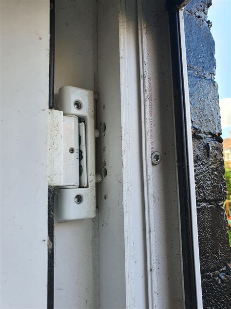 How Would You Fix This Pvc Door Hinge Rdiyuk