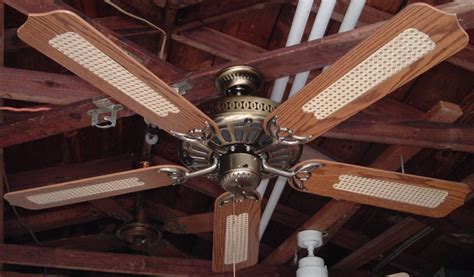 Smc brings you to enjoy real green living & energy cost saving. S.M.C. Five Blade GE Vent Ceiling Fan Model A52