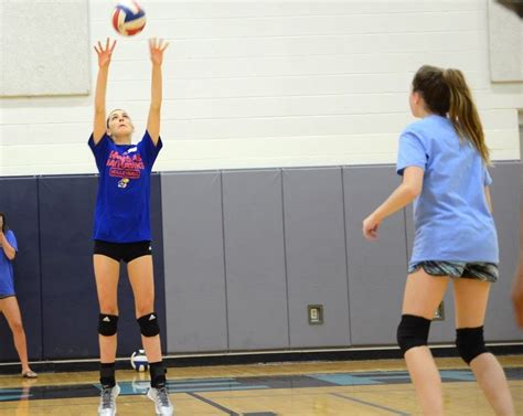 The 8 Best Volleyball Ball Control Drills Athleticlift Ball Volleyball Volleyball Tips