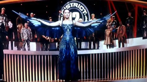 Though the setting is not important to the book, this can happen anywhere, any time. Hochzeitskleid Katniss Everdeen