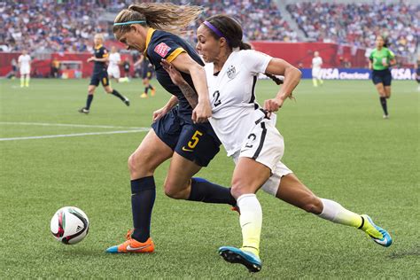 After players on the u.s. USA Women's soccer team battles criticism during World Cup - CBS News