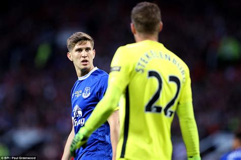 550 k €* sep 22, 1982 in haarlem, netherlands. Manchester United 0-0 Everton: Wayne Rooney plays 53 ...