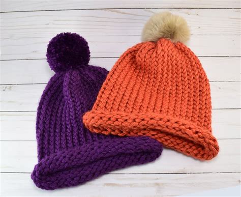 Can this pattern be adapted for knitting in the round to avoid having to weave the sides together? How to Loom Knit a Cap - E-Wrap Method ⋆ Dream a Little Bigger
