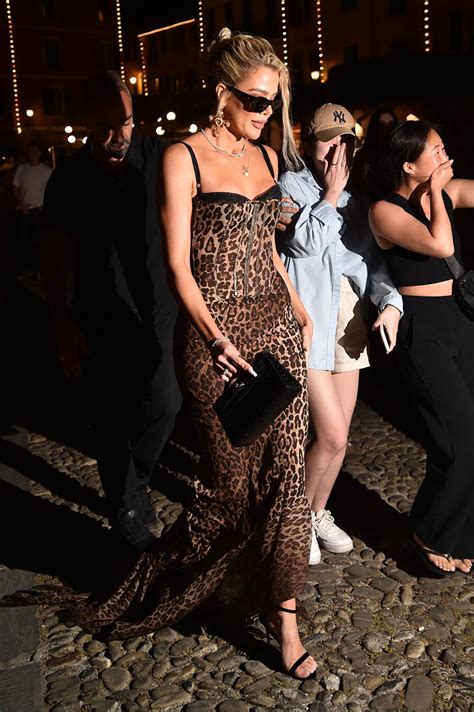 Khloe Kardashian Shows Off Her Thin Figure In Italy After Fans Fear She