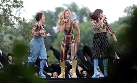 Mamma Mia Continua O De Musical Com Hits Do Grupo Abba Ganha