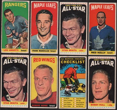 196465 Topps Hockey Cards With Gordie Howe 10