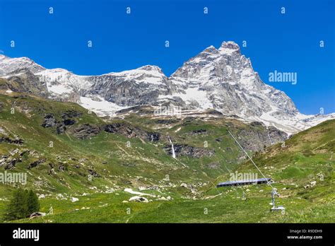 Breuil Cervinia Trail Hi Res Stock Photography And Images Alamy