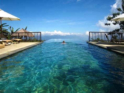 30 Jaw Dropping Infinity Pools From Around The World Amazing Swimming
