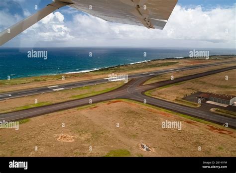 Hawaii Airport Hi Res Stock Photography And Images Alamy