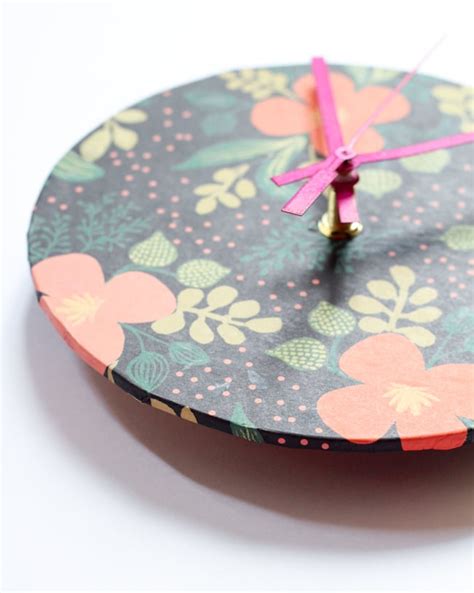 Wrapping Paper Clock Cool Upcycling Projects To Try In 2023