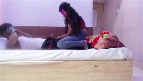 Indisches College Heißes Teen Mädchen Erstmals Sex Von Ihrem Freund Romantische Grobe Desi