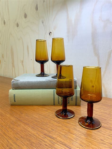 Set Of 4 Mid Century Retro Amber Glasses With Gold Detailing Etsy