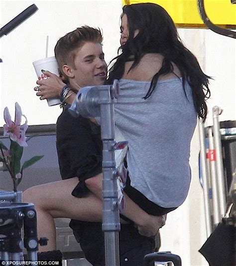 Justin Bieber Cant Keep His Hands Off Selena Gomez After Making Do