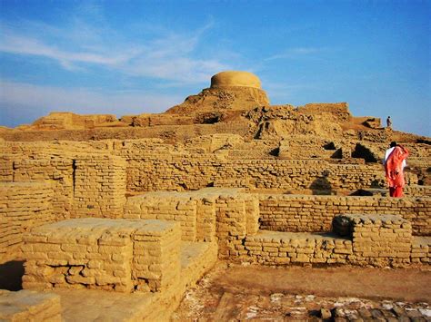 Some houses had bathrooms and toilets that connected to the world's first sewer system. Blog Pendidikan dan Gaya Hidup: Mohenjo-Daro dan Harappa ...