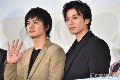 Search for text in url. 新田真剣佑の私服 青学にサプライズ登場で「サヨナラまでの30 ...