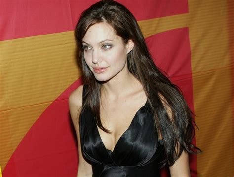 Angelina Jolies Aunt Dies Of Breast Cancer Days After Actress Revealed Double Mastectomy