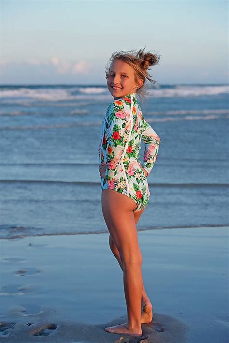 Long Sleeve Swimsuit For Teenage Girls Tween Swimwear Tribe Tropical