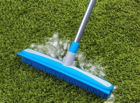 How To Clean Artificial Grass The Right Way | BestFakeGrasses.com