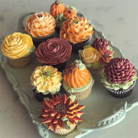 Lovely Fall Floral Cupcakes Made With 100 Buttercream