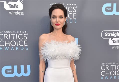 Angelina Jolies Height Weight Bio Measurements And More