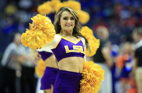 Look Lsu Cheerleaders Went Viral At The Final Four The Spun