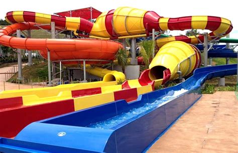 Taman tema air penuh keriangan dan tempat santai golongan tua muda di sunway lagoon. 21 Taman Tema di Malaysia yang BEST di setiap Negeri