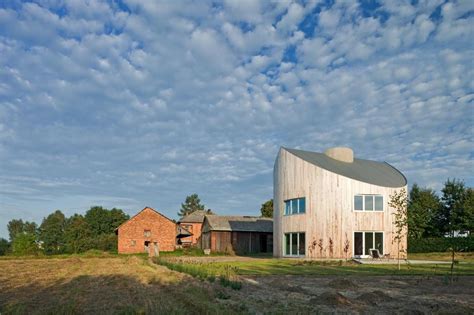 Modular Drum Shaped Home Adapts To Any Location