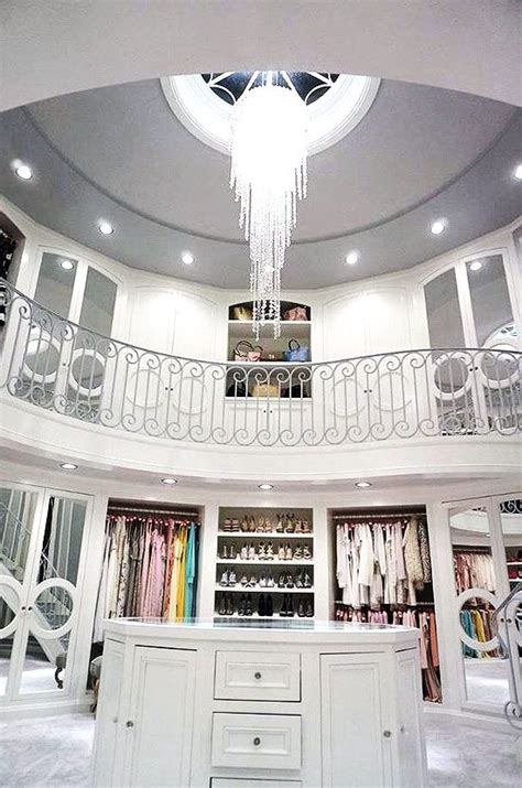 Dream House For Most Women A Dreamy Walk In Closet Is A Must Have