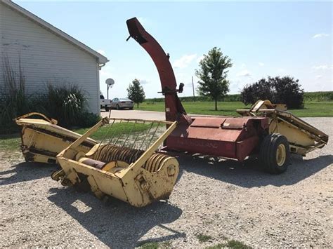 New Holland Model 770 Silage Chopper Whay And 2 Corn Heads Bigiron Auctions
