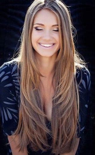 Long layered haircuts don't have to be extremely choppy, razored, or piecey. 15 Photo of Long Hairstyles Layered Around Face