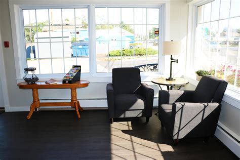 Brio Beach Inn | Traverse City, MI 49686