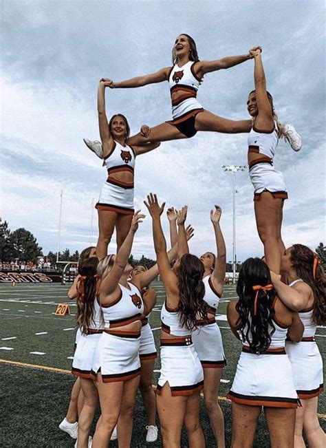 Pin By Hogsfan4life On Cheerleading Cheer Team Pictures Cheer