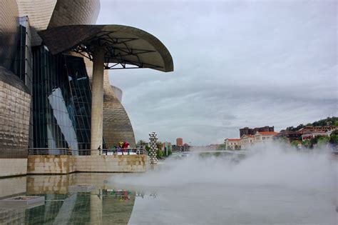 Bilbao Museo Guggenheim Fog Sculpture Loveland Sculpture Wall