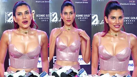 sonnalli seygall sizzling hot in deep cleavage outfit arrive at iconic gold awards 2021 youtube