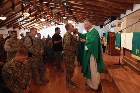 how to become a military chaplain