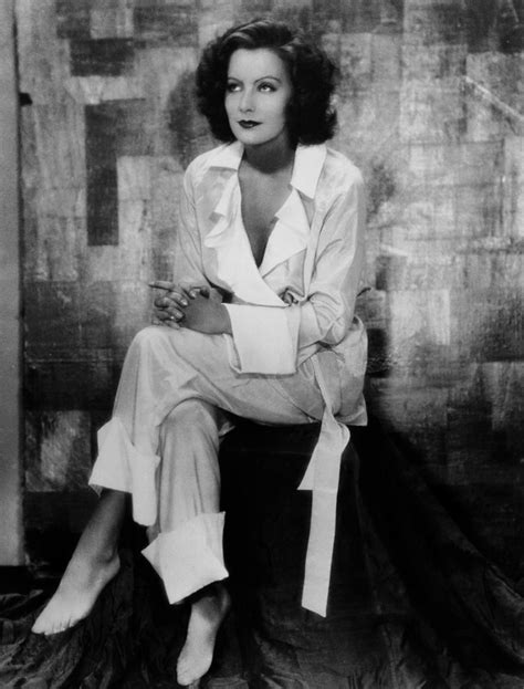 So take a note from miss garbo and remember: BEAUTY IDEAL OVER THE DECADES part 10: THE 30's - IDEALIST ...